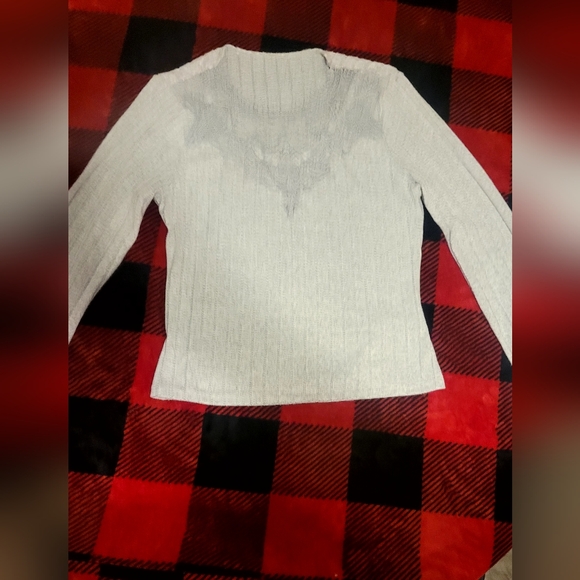This is a grey long-sleeve ribbed knit sweater top with a lace trim v-neck. Sz L - Picture 8 of 9